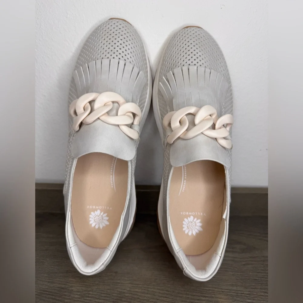 NEW Sz 9.5 Yellow Box Cream Slip-On Sneakers with Chain Detail - Picture 2 of 5